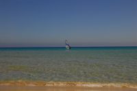 Die Bucht ist einer der beliebtesten Spots auf Sardinien. Hier schlägt das Herz der Kitesurfer und Windsurfer höher 