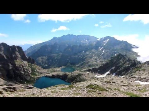Jedes Jahr findet das Restonica Trail im Rahmen des Ultra Trail auf Korsika statt. In nur wenigen Stunden bewältigen die Teilnehmer 5000 Höhenmeter.